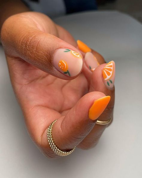 Oranges And Lemons Nails, Passionfruit Nails, Orange Fruit Nail Art, Citrus Nail Art, Orange Slice Nails, Orange Fruit Nails, Baby Shower Nails, Ny Nails, Fruit Nails