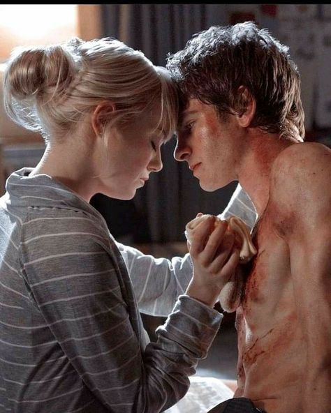 Emma Stone Gwen Stacy, Emma Stone Andrew Garfield, Man Hug, Andrew Garfield Spiderman, Garfield Spiderman, Tag Your Love, Foto Top, Spyder Men, Couple Pic