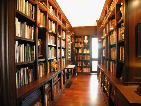 Library in a New York Tribeca Penthouse Luxury Penthouse Apartment, Tribeca New York, Nyc Penthouse, Modern Penthouse, Penthouse Design, New York Penthouse, New York Buildings, Private Library, Luxury Penthouse