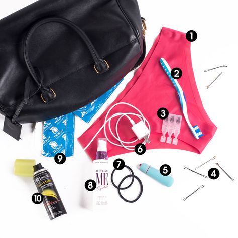 You know the situation: You're going out, and you're not totally sure if you'll play a home or away game that night but want to be prepared either way. 8 single women share their purse essentials for those nights, from condoms and a portable phone charger ("You want a way out, and to not be stranded or confused trying to get home") to Q-tips ("They've done everything from fix morning raccoon eyes to act as tiny toothbrushes in a pinch!") See a breakdown of their purses. Lady Tips, What's In My Purse, One Night Stand, Purse Essentials, Unique Handbags, Date Outfit Casual, Best Purses, Handbags And Purses, Musical Instruments Accessories