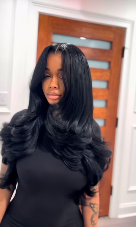 Kim Kardashian Crimped Hair, Bra Strap Length Natural Hair, Wash And Set Hairstyles, Straight Hair With Layers Black Women, Jet Black Hair Black Women, Sew In Black Women, Jet Black Middle Part, Black Middle Part Wig, Black Hair Black Women