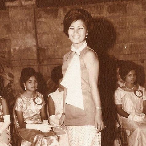 Filipino Vintage, Vintage Philippines, 60s Fashion Women, Decades Fashion, Philippines Fashion, Filipino Fashion, Philippines Culture, Casual Attire For Women, Filipino Culture