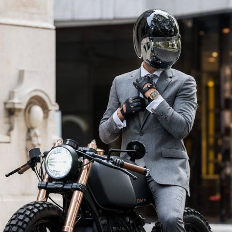 Photo by Bandit Garage on May 31, 2020. Image may contain: one or more people Motorcycle Photoshoot, Suited Men, Biker Photography, Bike Photoshoot, Bike Photography, Pretty Bike, Cafe Racer Bikes, Honda Motors, Mens Fashion Watches