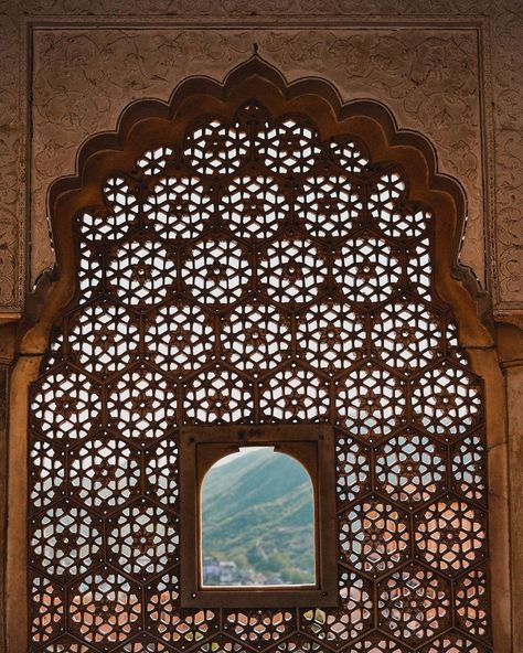 @maroofculmen Rajasthani Architecture, Chittorgarh Fort, Jaipur Travel, Amer Fort, Agra Fort, Mughal Architecture, Photographs Ideas, Geometry Art, Arabic Art