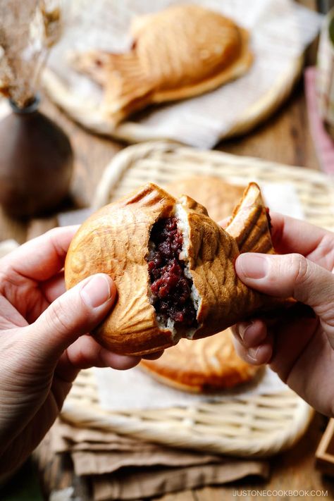 A classic street vendor snack in Japan, Taiyaki is a warm, fish-shaped pastry with sweet red bean filling. Made with eggless batter, this authentic recipe yields a less cakey, super crispy texture, just like one from a famous shop in Tokyo. Enjoy this fresh, waffle-like treat all year round with this easy recipe! Sweet Red Bean, Tokyo Shopping, Street Vendor, Red Bean, Korea Travel, Authentic Recipes, Fish Shapes, Red Beans, Easy Recipe