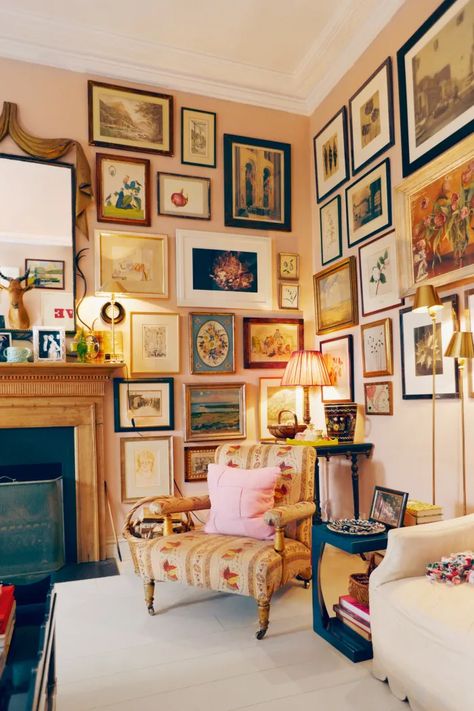 Vintage maximalism: ‘I call it chic granny’ | Financial Times Maximalist Decor Vintage, Vintage Maximalist Decor, Vintage Maximalism, Maximalism Decor, Maximalism Interior, Granny Chic Decor, Georgian Furniture, Maximalist Interior, Interior Vintage