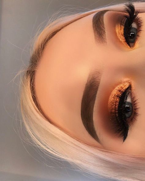 Make Up Designs, Maquillage On Fleek, Orange Eyeshadow, Dip Brow, Make Up Inspiration, Make Up Videos, Shimmer Eyeshadow, Brow Pomade, Makeup Eye Looks