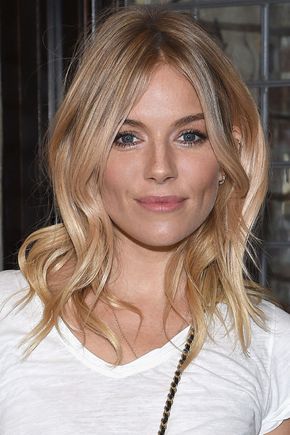 Check out 16 of the best celebrity honey-blonde hair colors, as seen here on Sienna Miller.. Sienna Miller Hair, Blonde Balayage Honey, Honey Blonde Hair Color, Fall Hair Color Trends, Honey Blonde Hair, Sienna Miller, Bleached Hair, Short Blonde Hair, Fall Hair Color