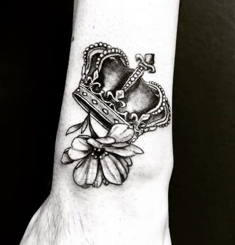 Crown And Flower Tattoos For Women, Crown Cover Up Tattoo, Crown Tattoo Design For Women Queens, Crown Tattoos For Women Queens, Queen Crown Tattoo Design Beautiful, Female Crown Tattoo, Crown And Flowers Tattoo, Royalty Tattoo For Women, Crown And Roses Tattoo