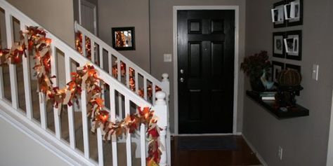 Thanksgiving Garland; Holiday Decor Ideas Fall Staircase, Diy Fall Garland, Rag Wreath Tutorial, Staircase Decor Ideas, Fun Fall Decor, Thanksgiving Garland, Rag Garland, Staircase Decor, Fall Garland