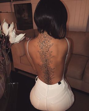 Tattoo Son, Flower Spine Tattoos, Back Tats, Girl Back Tattoos, Black Girls With Tattoos, Spine Tattoos For Women, Inspiration Tattoos, Dope Tattoos For Women, Stylist Tattoos