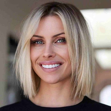 Hairstyles To Hide Dark Roots, Short Blonde With Dark Roots, Short Blonde Hair With Shadow Roots, Smudge Root Blonde Short Hair, Shadow Root Blonde Short Bob, Growing Out Blonde Hair With Dark Roots, Grown Out Blonde Hair, Blonde Hair With Dark Roots, Hair With Dark Roots