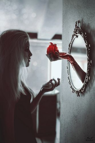 Mirror Photography, Fairytale Photography, Fantasy Photography, Foto Tips, Conceptual Photography, Fantasy Aesthetic, Arte Fantasy, Dark Photography, 판타지 아트