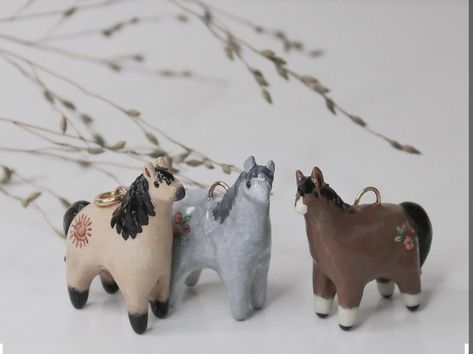 Horse Pottery, Clay Horse, Jewelry Animals, Ceramic Art Sculpture, Year Of The Rabbit, Clay Animals, Sculpture Clay, Clay Sculpture, Clay Projects