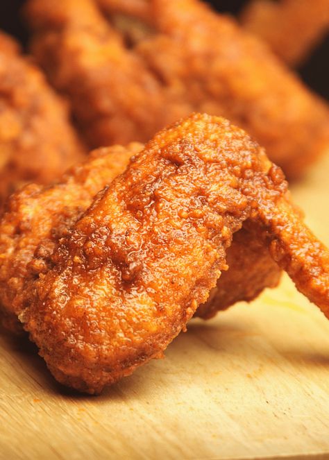 What's the Best Oil to Fry Chicken Wings? Chicken Wing Dings Recipes, How Long To Fry Chicken Wings, Wing Batter Recipe, Fried Whole Chicken Wings, Deep Fried Wings Recipe, Fry Chicken Wings, Deep Fried Chicken Wings, Deep Fried Recipes, Mcdonalds Chicken