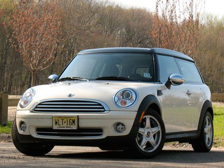 california lovin! Cream Mini Cooper, Pink Mini Coopers, Drivers Test, Cooper Car, Mini Clubman, Mini Car, German Cars, First Car, Car Manufacturers