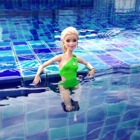 Barbie Photo Shoot, Barbie Poses, Barbie Town, Blue Barbie, Barbie Pool, Barbie Summer, Barbie Room, I Love Barbie, Pool And Beach