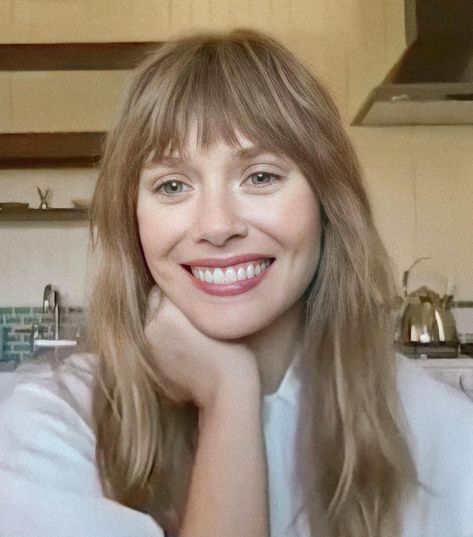 Elizabeth Olsen Bangs, Elizabeth Olsen Hair, Olsen Hair, Olsen Sister, Todays Mood, Hair Bangs, Hair Appointment, Wanda And Vision, Tone Hair