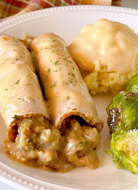 Crock Pot Turkey Stuffing, Turkey Stuffing Roll Ups, Stuffing Roll Ups, Easy Turkey Stuffing, Stovetop Meals, Thanksgiving Turkey Stuffing, Turkey Rolls, Turkey Lunch Meat, Turkey Stuffing Recipes