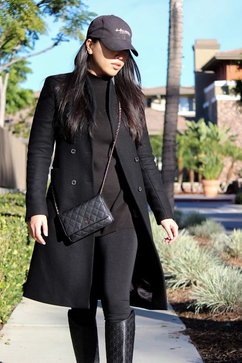 Riding Boots Dress Outfit, Chanel Woc Outfit, Black Wool Coat Outfit, Woc Outfit, Spring Fall Outfits, Jlo Fashion, Coat Chanel, Fall Outfits Ideas, Chanel Woc