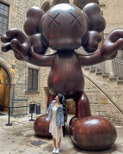 a day at the museum 💌 @mocomuseum the @mocomuseum has wide range of inspiring modern, contemporary, and street art — highly recommend stopping by if you’re ever in the Netherlands, Barcelona or London! it’s the perfect date idea 💡 wearing @shop12thtribe & @adidasoriginals 📍Moco Museum // Montcada 25, 08003 Barcelona, SP Date Idea, The Perfect Date, Perfect Date, European Summer, Spain Travel, Art Exhibition, Aesthetic Girl, The Netherlands, Europe Travel