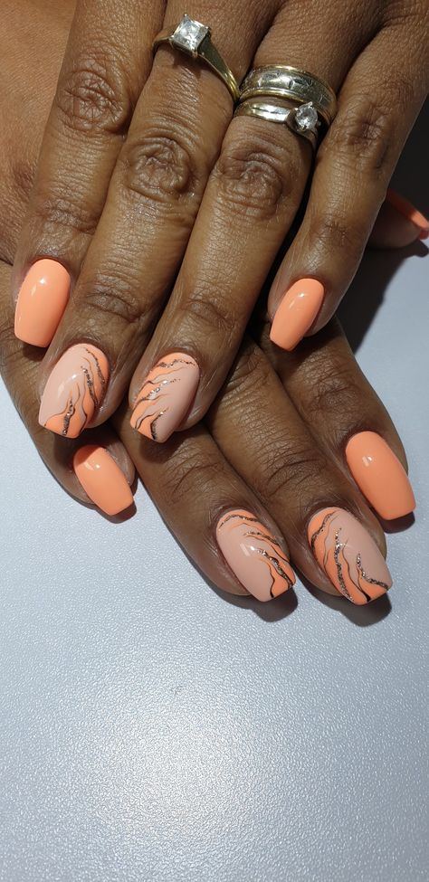 Fun Dip Powder Nails, Fall Nails With Swirls, Toe Art Designs Toenails, Sns Dipping Powder Nails Summer 2023, Peach Nails Black Women, Brown Orange Nails Design, Fun Nail Inspo Summer, Birthday Dip Nails, August Gel Nails Ideas