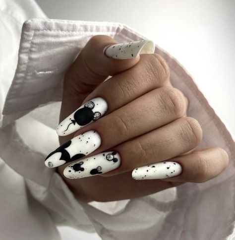 Mouse Nails, Glitter French Nails, Mickey Mouse Nails, Bridal Nails Designs, Mickey Nails, Dot Nail Art, Dots Nails, Acrylic Nails Coffin Pink, Soft Nails