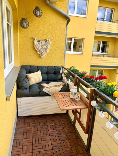 Balcon Mic, Small Apartment Balcony Ideas, Apartment Balcony Garden, Balkon Decor, Small Balcony Garden, Terrace Decor, Small Balcony Design, Balcony Ideas Apartment, Apartment Patio