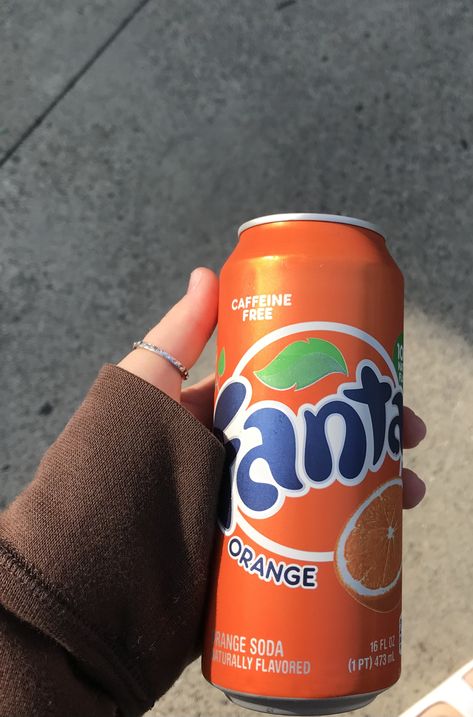 Fanta Drink, Drink Pictures, American Drinks, Juice Packaging, Fanta Can, Orange Soda, Food Therapy, Pretty Drinks, Chic Party