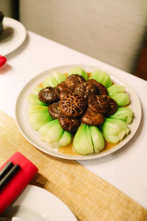 Chinese New Year Dinner, Choy Recipes, Shitake Mushrooms, Veg Meals, Sweet Sticky Rice, Vegetarian Oyster Sauce, Chinese Dinner, Cooking The Perfect Steak, Mapo Tofu