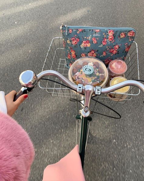 Spring Bike, Body Lingerie, Bike Aesthetic, Riding A Bike, Spring Mood, Spring Aesthetic, Rory Gilmore, Spring Vibes, Summer Dream