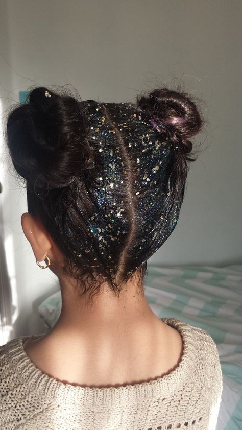 Glitter Roots, New Year Hairstyle, Face Glitter, Competition Hair, Hair Glitter, Biodegradable Glitter, Gorgeous Hair Color, Christmas Hairstyles, Body Glitter