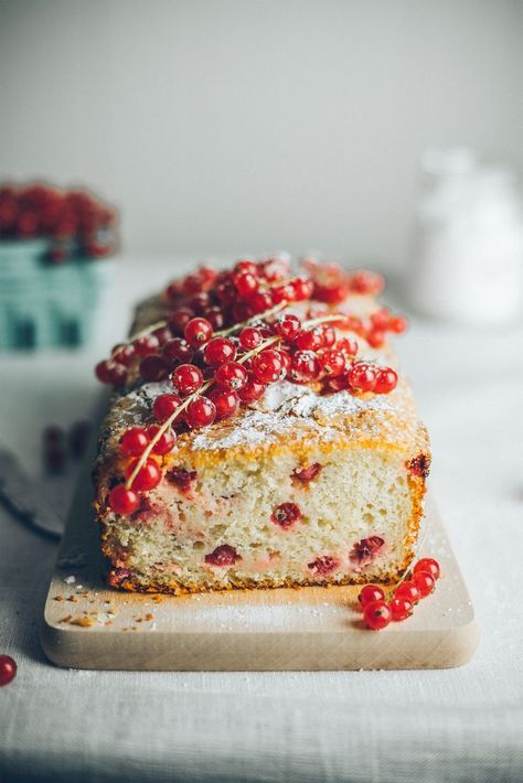 Lemon & Red Currant Yogurt Loaf recipe #redcurrant #desserts Red Currant Recipe, Currant Bread, Currant Cake, Currant Recipes, Red Currant, Loaf Recipes, Loaf Cake, Fruit Recipes, Healthy Baking