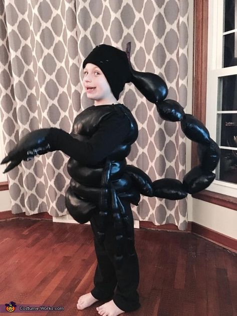 Black Scorpion Costume - 2018 Halloween Costume Contest Scorpion Costume Diy, Diy Scorpion Costume, Scorpion Halloween Costume, Scorpion Halloween, Scorpion Costume, Bug Costumes, Insect Costume, Insect Party, Illusion Costumes