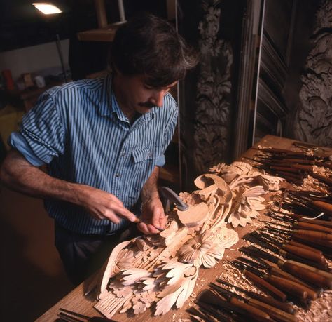 David Esterly has been a professional limewood carver since the 1970s. Japanese Wood Block Art, The Royal Palace, Outdoor Crafts, Woodworking Magazine, Wood Carver, Wood Worker, Wood Carvings, Royal Palace, Fine Woodworking