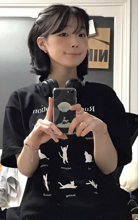 Short Hair Tomboy, Hair Style Korea, Hair Inspiration Short, Kawaii Hairstyles, Hairdos For Short Hair, Short Hair Tutorial, Shot Hair Styles, Peinados Fáciles Para Cabello Corto, Penteado Cabelo Curto