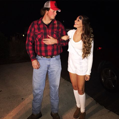 Theme Costumes, Scarecrow Costume, Boyfriend And Girlfriend, Cute Couple Halloween Costumes, Costume Themes, Couple Halloween, Couple Halloween Costumes, Scarecrow, Farmer