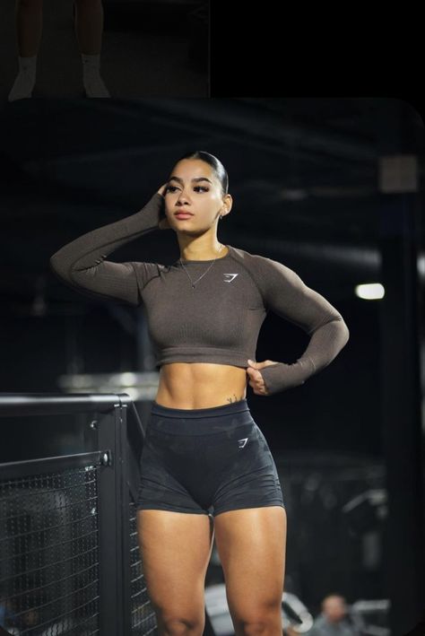 Sporty Gym Outfits, Women Physique Inspiration, Outfits For Muscular Women, Gym Shark Outfit, Athleisure Photoshoot, Gym Physique, Corps Idéal, Modele Fitness, Gymwear Outfits