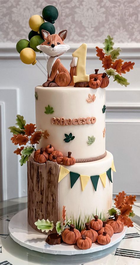 Birthday Cake Forest Theme, Fox Cake Birthday, Birthday Cake Woodland, First Birthday Cake Girl, First Birthday Cake Boy, Birthday Cake Pics, 1st Birthday Cake Ideas, Girl First Birthday Cake, Boy First Birthday Cake