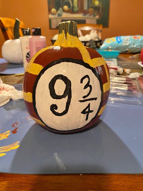 Harry Potter Pumpkin Painting, Disney Pumpkin Painting, Paint Pumpkin, Harry Potter Pumpkin, Disney Pumpkin, Pumpkin Painting, Halloween Painting, Painted Pumpkins, Harry Potter