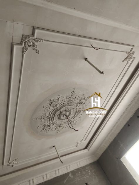 Pop Carving Designs, Roman Ceiling Design, Traditional False Ceiling Design, Fancy Ceiling Design, Spanish Ceiling Design, Plaster Of Paris Ceiling Design, Classic False Ceiling Design, Ceiling Molding Ideas, Classical Ceiling Design