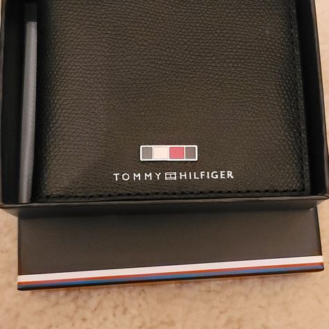 Tommy Hilfiger Cc Wallet Black Bifold Wallet, Tommy Hilfiger Wallet, Tommy Hilfiger Bags, Leather Trifold Wallet, Tommy Hilfiger Vintage, Brown Leather Wallet, Leather Bifold Wallet, Mens Black Leather, Genuine Leather Wallets