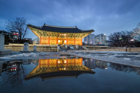 Korean Dynasty, Seoul Attractions, Joseon Dynasty, Palace Garden, Only One You, Korea Travel, Traditional Korean, Winter Travel, Architecture Fashion