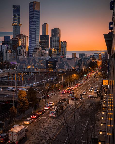 Melbourne Australia City, Melbourne Aesthetic, Australia Aesthetic, Smartphone Filmmaking, City Wallpapers, Melbourne Apartment, Peaky Blinders Characters, Colorful Photos, Melbourne Cbd