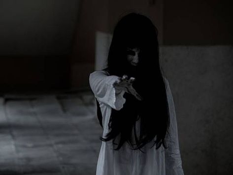 Kayako Saeki, Cassidy Core, Sachiko Shinozaki, Ghost Woman, Samara Morgan, Doll Oc, Female Ghost, Scary Photos, Sports Design Ideas