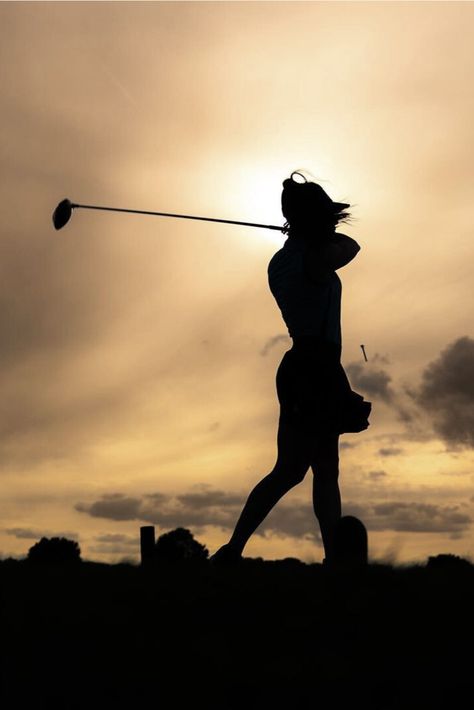 Golf Photoshoot Women, Woman Golfing, Golf Lifestyle, Female Golfers, Golf Aesthetic, Golf Women, Golf Photography, Vision Board Pictures, Presentation Folder