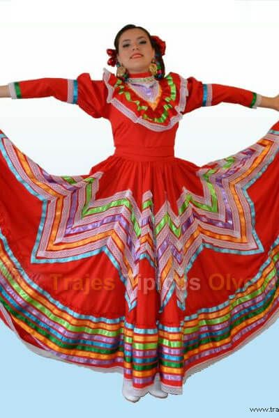 hoteles-boutique-de-mexico-enterate-trajes-tipicos-un-orgullo-para-los-mexicanos-jalisco Mexican Inspired Dress, Mexican Clothing Style, Traditional Mexican Dress, Ballet Folklorico, Dancer Costume, Mexican Fashion, Mexican Women, Mexican Dresses, Camping Art