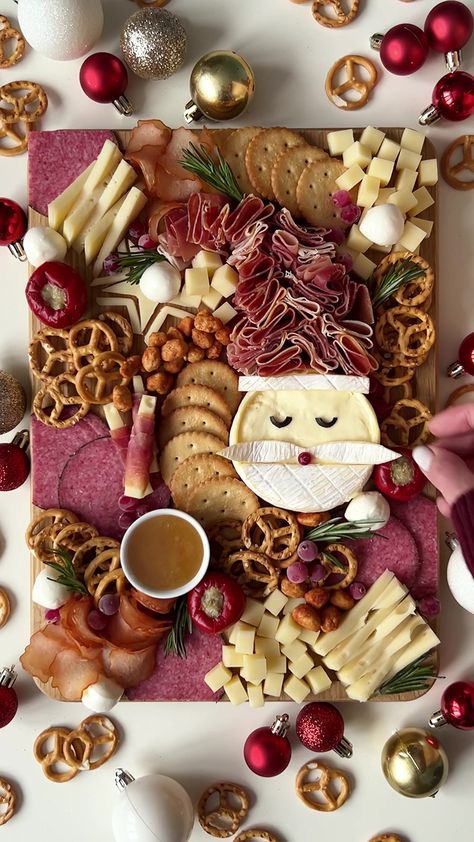 Christmas snack board with Santa Brie, prosciutto, cheese, crackers, dried meat, stuffed pepper, nuts and honey🎅🏻✨ #food #snack #snackboard #santa #holiday #festive #christmas #winter #idea #закуски #дошказакусок #різдво #новийрік #ідея #свято #дошка Brie Prosciutto, Dried Meat, Stuffed Pepper, Snack Board, Cheese Crackers, Short Acrylic Nails, Brie, Amazing Food, Crackers