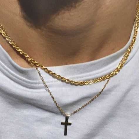 Chain Stacking Men, Gold Chain Aesthetic Men, Gold Chain Layering, Gold Pendants For Men, Chains Aesthetic, Gold Necklace For Men, Mens Gold Jewelry, Minimal Necklace, Gold Aesthetic