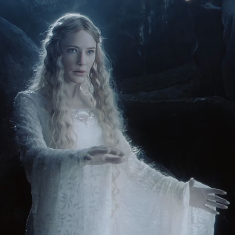 Galadriel Costume, Galadriel Cosplay, Lady Galadriel, Lotr Elves, Lotr Art, Fantasy Aesthetic, High Fantasy, Cate Blanchett, Middle Earth